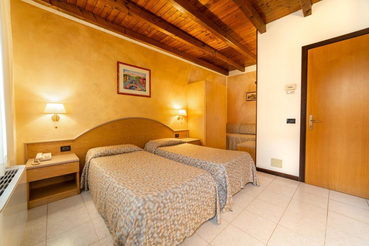 Albergo Ristorante Leon d'Oro Este Esterno foto